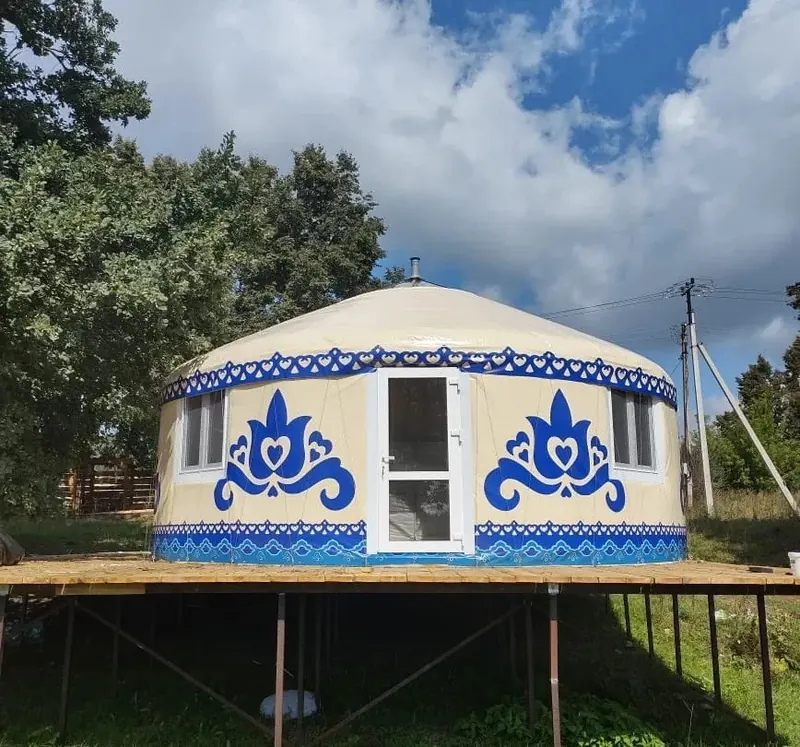 Юрта с синим орнаментом
