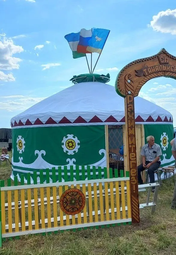 Юрты на сабантуях
