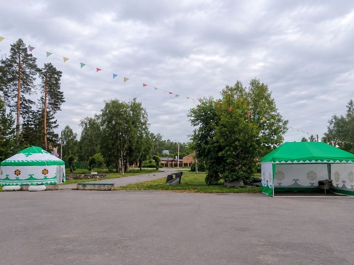 Юрта и шатёр на празднике