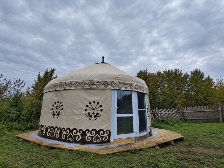 Юрта с панорамными окнами